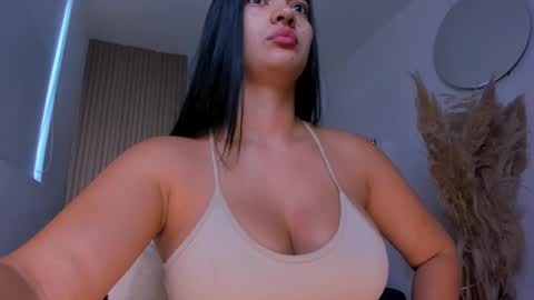 Naty Ferrer online show from October 2025 11:20:02 AM