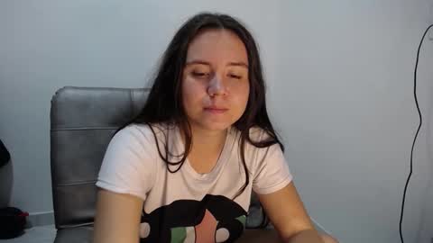 Snapshot of natyscoth chatting on October 2025 03:31:02 AM online show from October 2025 03:31:02 AM