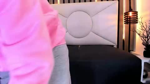 natzuki_ online show from March 2026 11:26:02 AM