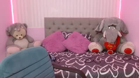 Zoe online show from February 2025 06:55:01 PM