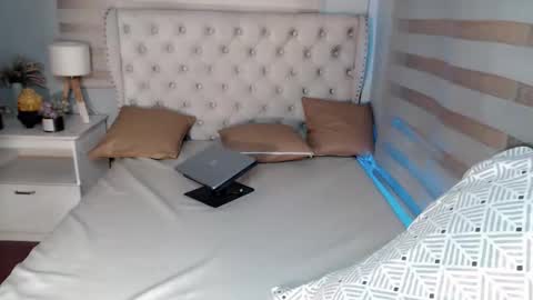 naughty_ashleyxx online show from February 2026 06:57:02 PM