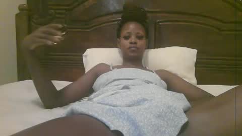 Snapshot of naughty_babe000 chatting on March 2026 05:22:02 AM alisha online show from March 2026 05:22:02 AM