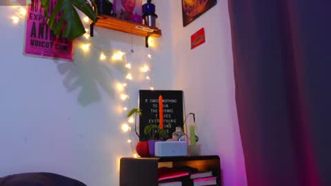 Em  please help me reach 100 thumbs up 3 online show from January 2025 10:19:01 AM