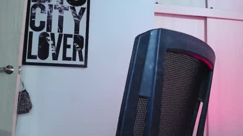 Em  please help me reach 100 thumbs up 3 online show from October 2025 04:10:02 AM