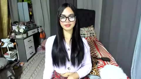 Snapshot of naughty_emmats chatting on February 2026 08:13:02 PM emma online show from February 2026 08:13:02 PM