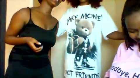 naughty_jazmine online show from December 2025 07:43:01 PM