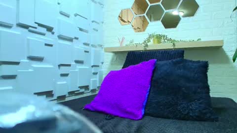 Kitten online show from March 2025 10:20:02 AM