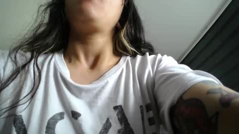 Kitten online show from December 2025 10:43:01 AM