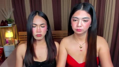 Snapshot of naughty_leigh chatting on April 2026 07:50:02 AM LEIGH online show from April 2026 07:50:02 AM