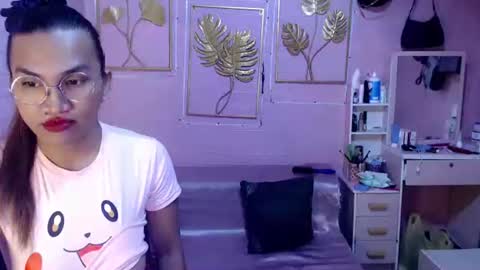 naughty_lorien143 online show from October 2025 10:21:02 AM
