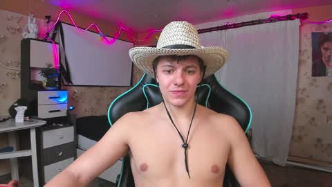 Snapshot of naughty_nik43 chatting on December 2024 06:55:02 PM Nik online show from December 2024 06:55:02 PM