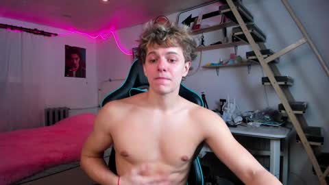 Snapshot of naughty_nik43 chatting on February 2025 07:33:01 PM Nik online show from February 2025 07:33:01 PM