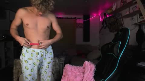 Snapshot of naughty_nik43 chatting on October 2025 01:55:02 AM Nik online show from October 2025 01:55:02 AM