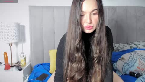 Snapshot of naughty_princesse chatting on March 2026 10:43:02 PM Elena online show from March 2026 10:43:02 PM