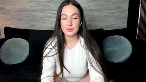 Snapshot of naughty_princesse chatting on April 2026 11:04:01 PM Elena online show from April 2026 11:04:01 PM
