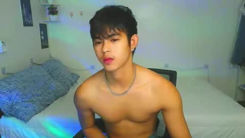 Snapshot of naughtyboylouie chatting on October 2025 10:15:02 AM Loue online show from October 2025 10:15:02 AM