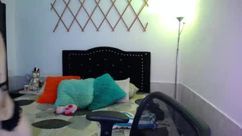 Valeria  online show from October 2025 09:14:02 PM