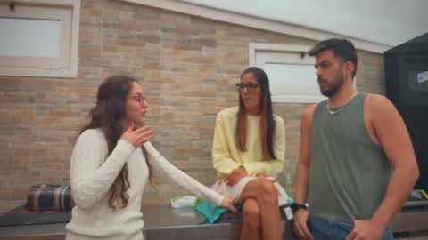 ANDREA STEPH  MIKE online show from September 2025 08:39:01 AM