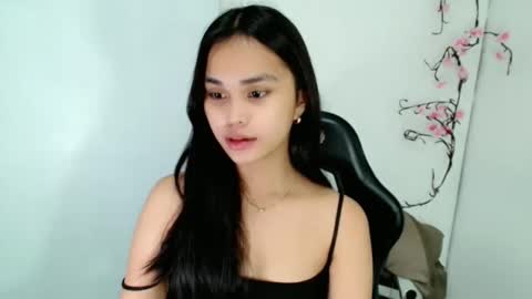 Snapshot of naughtymuse_ chatting on April 2026 07:58:02 AM ELISE online show from April 2026 07:58:02 AM