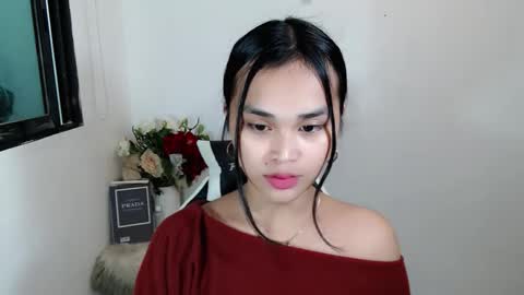 Snapshot of naughtymuse_ chatting on April 2026 12:20:01 PM ELISE online show from April 2026 12:20:01 PM