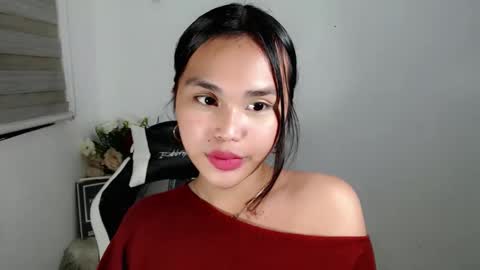 Snapshot of naughtymuse_ chatting on May 2026 07:08:01 PM ELISE online show from May 2026 07:08:01 PM