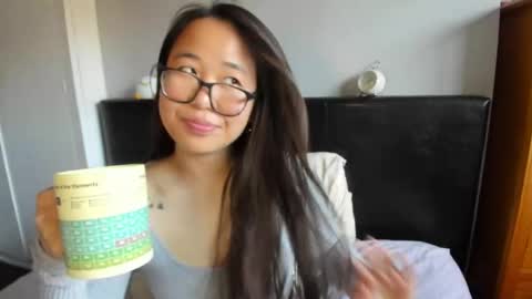 Gigi Chu  online show from November 2025 02:05:04 PM