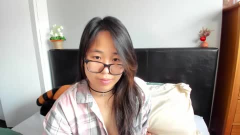Snapshot of naughtynerdygirl chatting on March 2026 01:16:02 PM Gigi Chu online show from March 2026 01:16:02 PM