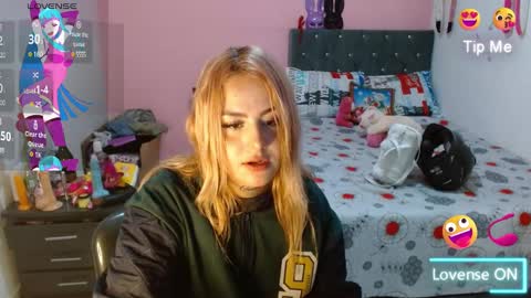 naughtyplayass online show from December 2024 06:27:01 PM