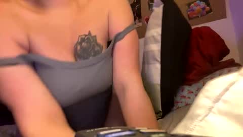 Snapshot of naughtyred25 chatting on November 2025 07:33:02 AM naughtyred23 online show from November 2025 07:33:02 AM