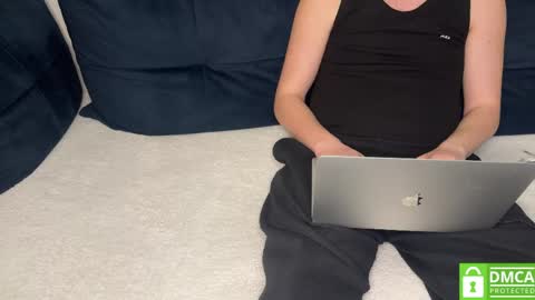 naughtysecretsde online show from April 2026 06:31:02 PM