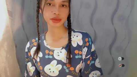 Snapshot of naughtysunshinepinay chatting on April 2026 04:46:01 AM Celine online show from April 2026 04:46:01 AM