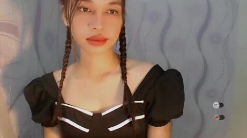 Snapshot of naughtysunshinepinay chatting on April 2026 12:43:02 AM Celine online show from April 2026 12:43:02 AM