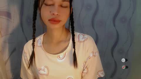 Snapshot of naughtysunshinepinay chatting on April 2026 12:27:01 AM Celine online show from April 2026 12:27:01 AM