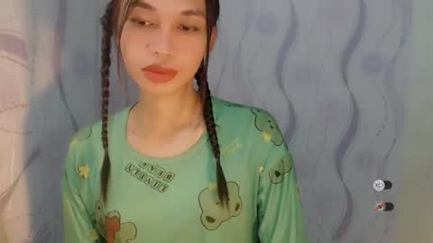 Snapshot of naughtysunshinepinay chatting on April 2026 12:37:01 AM Celine online show from April 2026 12:37:01 AM
