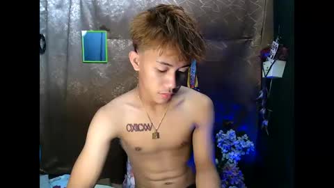 Snapshot of naugthyboyloy chatting on September 2025 02:57:02 AM Loy online show from September 2025 02:57:02 AM