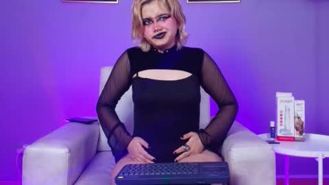Navier  online show from October 2025 01:01:02 PM