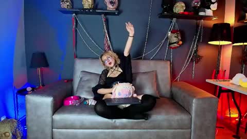 Navier  online show from November 2025 09:25:02 PM