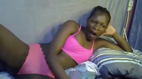 Snapshot of navy_kaia chatting on April 2026 01:05:02 AM sexylover online show from April 2026 01:05:02 AM