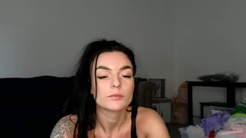 Snapshot of navyrayne chatting on January 2025 01:53:01 PM Navyrein online show from January 2025 01:53:01 PM