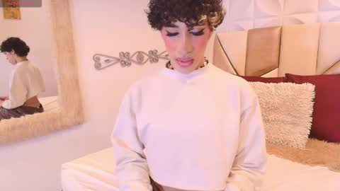 Nayla  online show from January 2026 01:38:01 PM