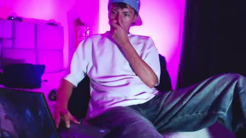 Snapshot of naytonfreeman chatting on October 2025 12:00:02 AM Im Nayton online show from October 2025 12:00:02 AM