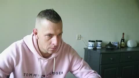 nederland77 online show from December 2024 08:33:02 AM