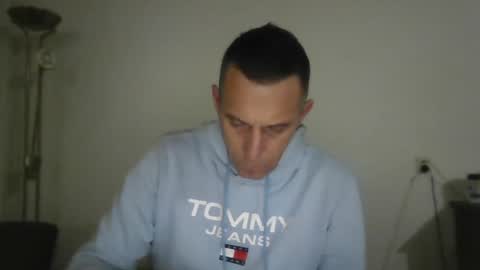 nederland77 online show from December 2024 06:27:01 AM