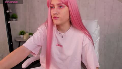 Snapshot of nedzumi_sato chatting on December 2025 09:36:01 AM Nedzumi online show from December 2025 09:36:01 AM