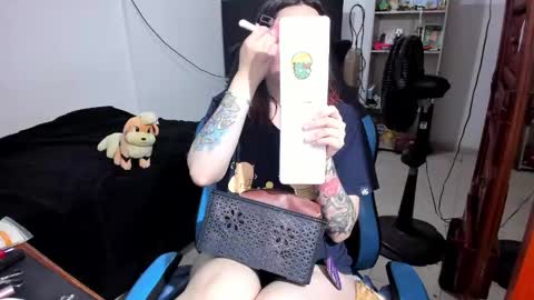 Snapshot of neeko_lol_ chatting on June 2026 12:33:01 PM Geek Nicole im Neeko UwU online show from June 2026 12:33:01 PM