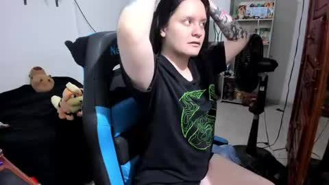 Snapshot of neeko_lol_ chatting on June 2026 12:03:02 PM Geek Nicole im Neeko UwU online show from June 2026 12:03:02 PM