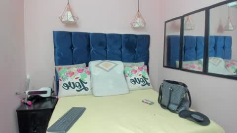Snapshot of neferet_opal chatting on June 2026 01:08:01 AM neferet_opal online show from June 2026 01:08:01 AM