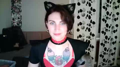 Snapshot of nefertiti_queen chatting on October 2025 07:24:01 PM nefertiti_queen online show from October 2025 07:24:01 PM
