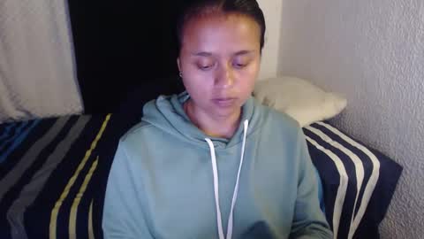 Zoe online show from December 2025 01:02:02 AM