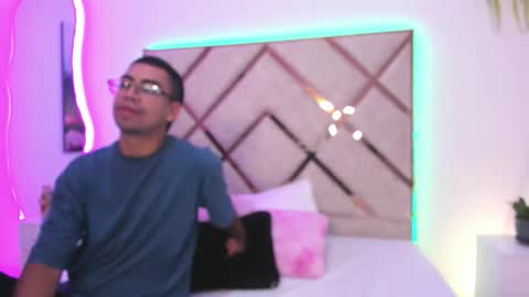 nenaarisk online show from March 2026 01:50:02 PM